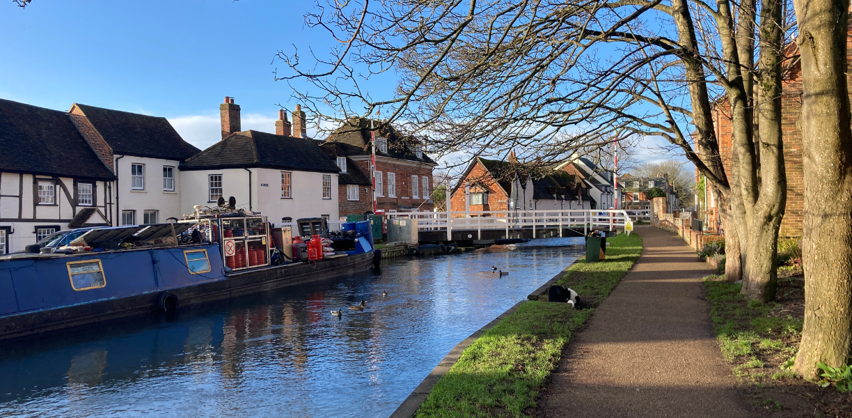 Walking the Thames with Walking.Holiday